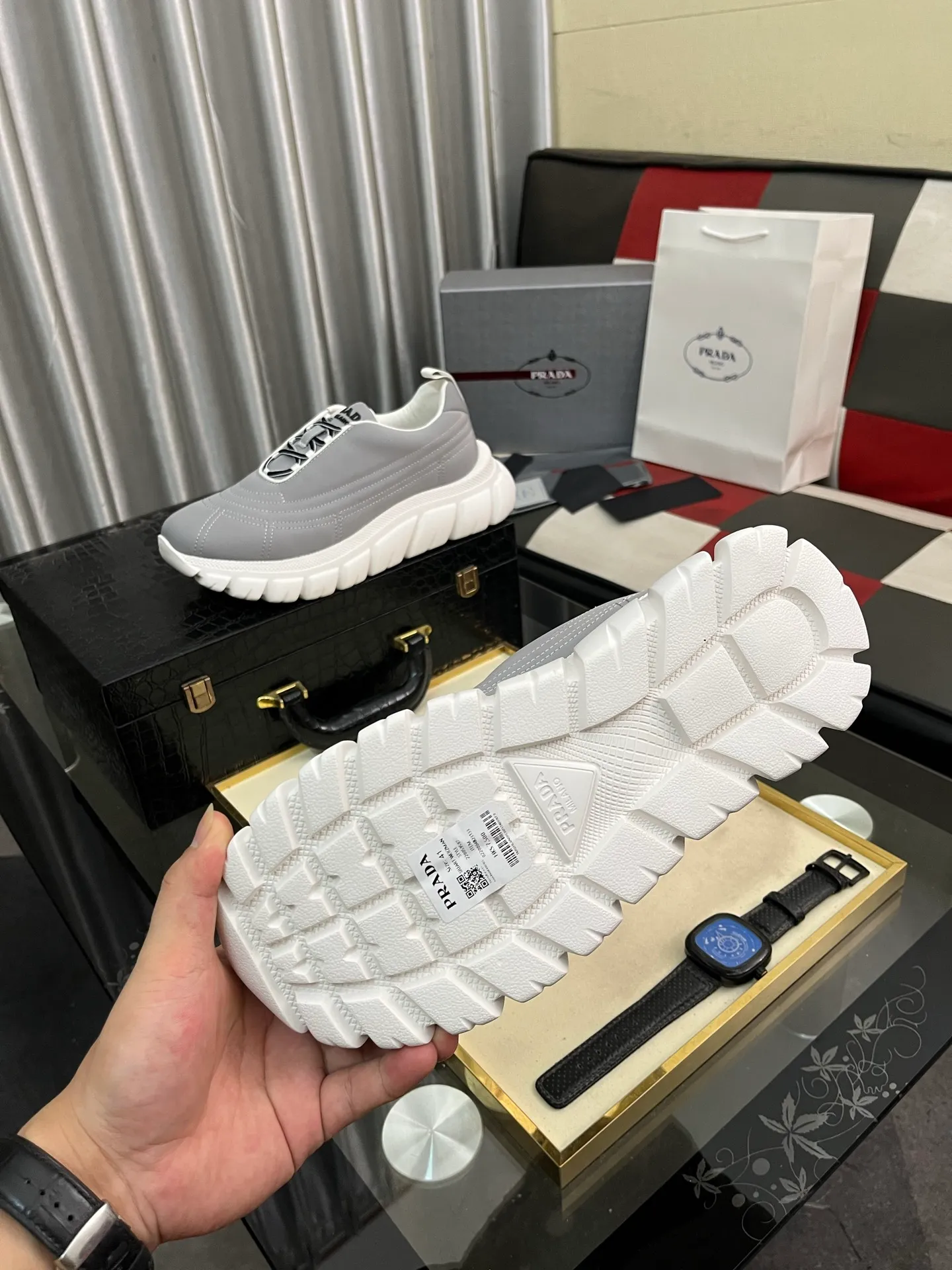Men's shoes 💰560⌚️⌚️【PRADA】Prada - high-end quality original order 🔍🔍🔍 casual sports shoes - Upper: imported 🔝 Napa calfskin, pebbled calfskin, branded epoxy hollow mesh canvas, shoe body sewn with branded metal fasteners - Lining: water-dyed cowhide - Outsole: ultra-light TPU foam rubber; two-color molded outsole -Ultra-high quality control, fine workmanship, highlighting (high-end, nobility, class) -Size: 38-445️⃣colors available